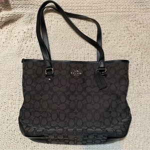 COACH SIGNATURE ZIP TOTE BAG